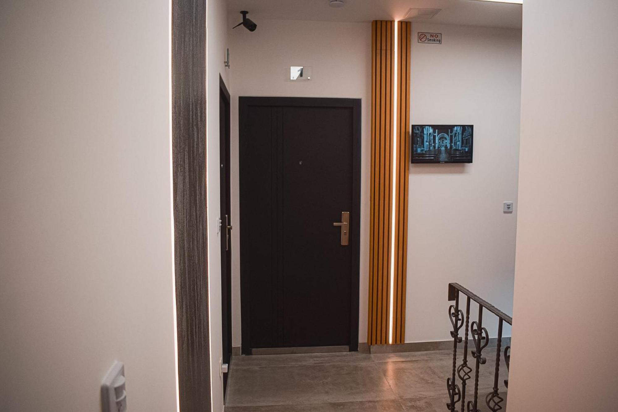 Apartments Jelovic Синь Экстерьер фото