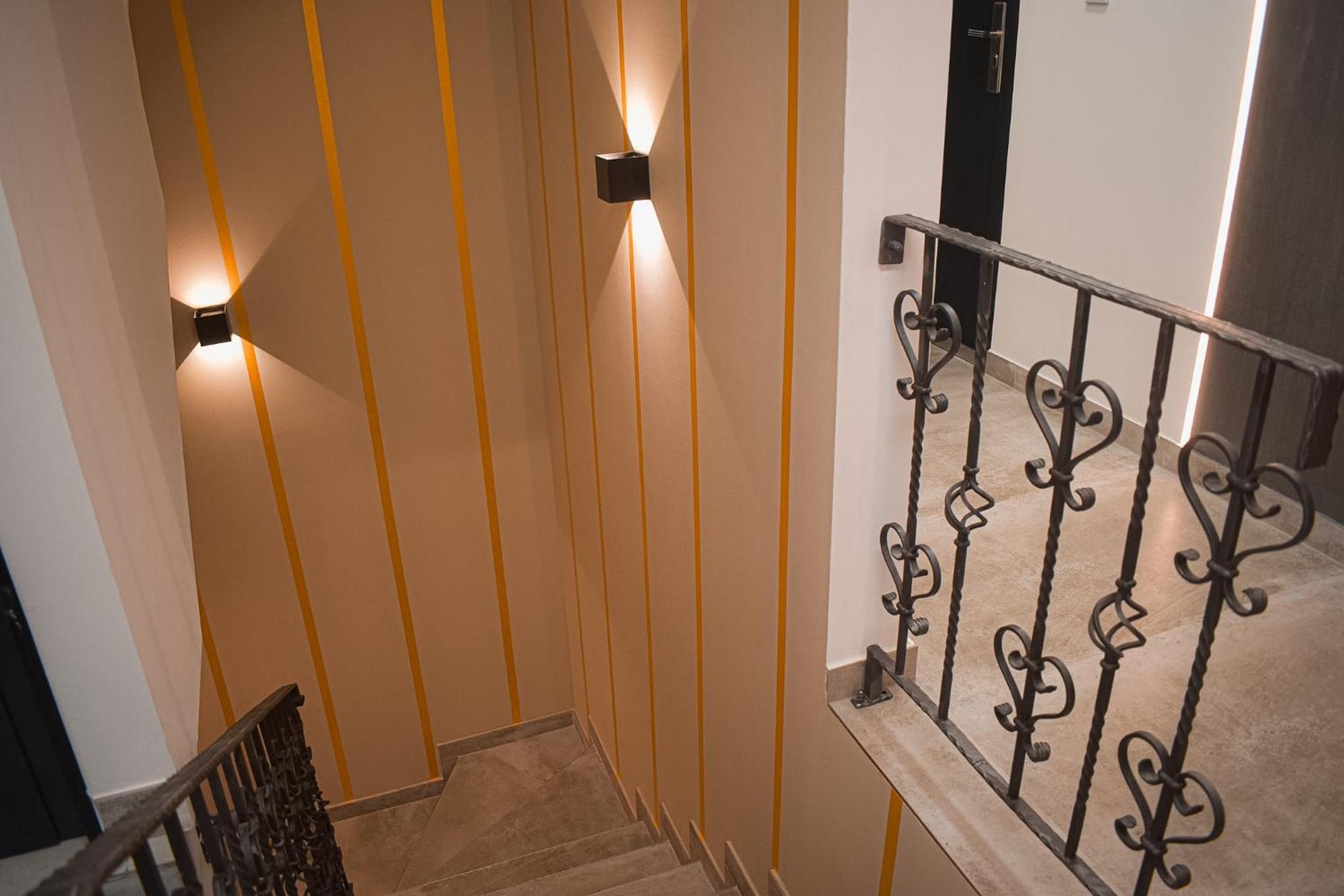 Apartments Jelovic Синь Экстерьер фото