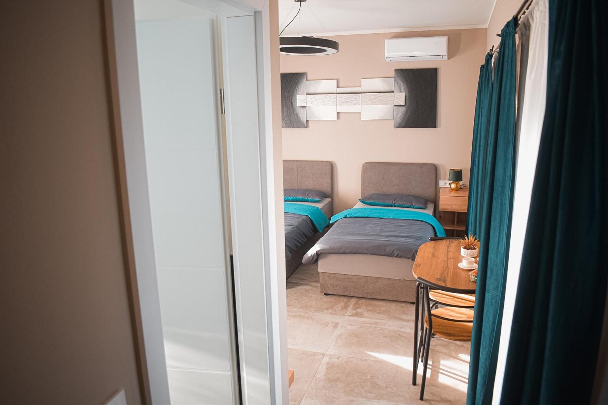 Apartments Jelovic Синь Экстерьер фото