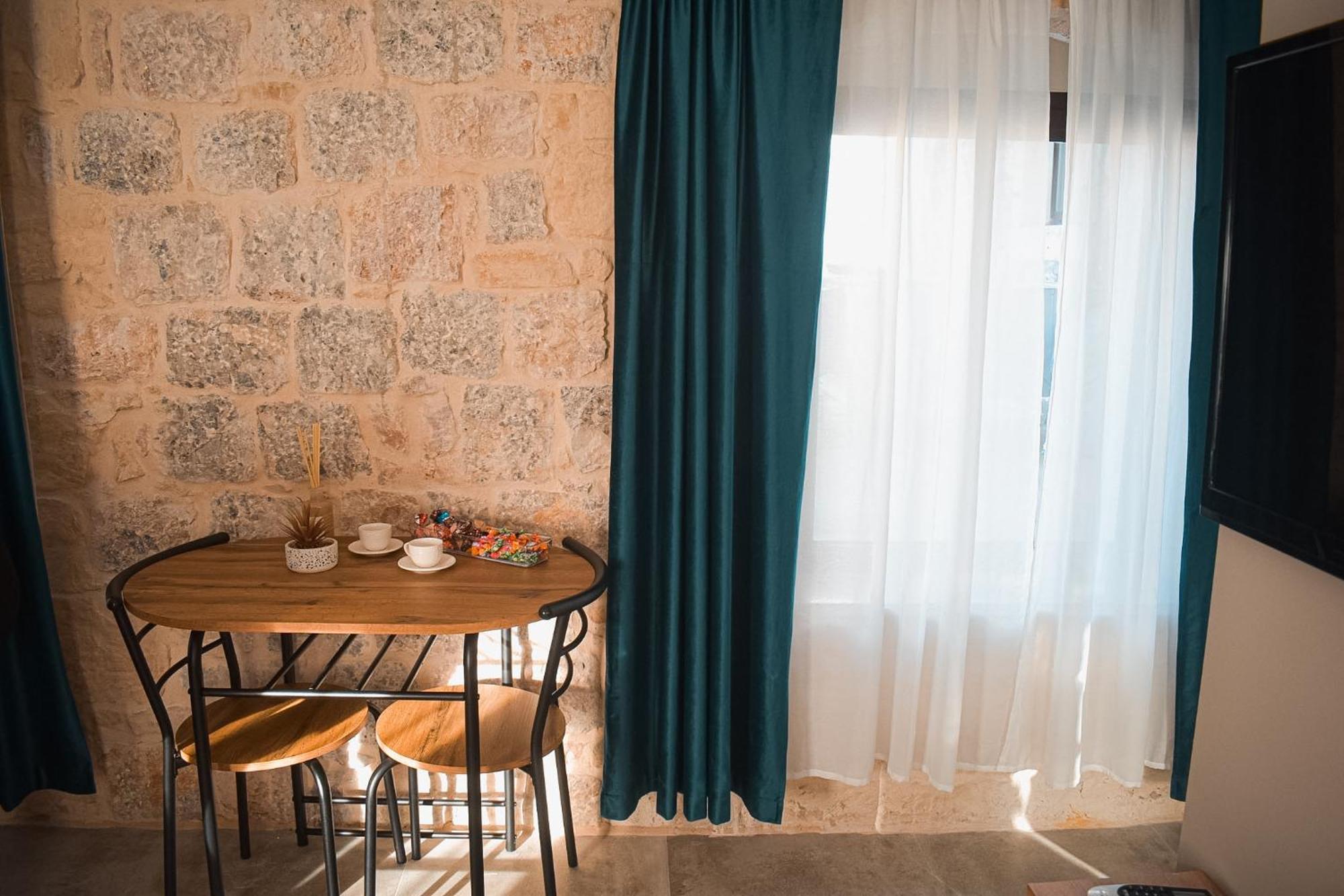 Apartments Jelovic Синь Экстерьер фото