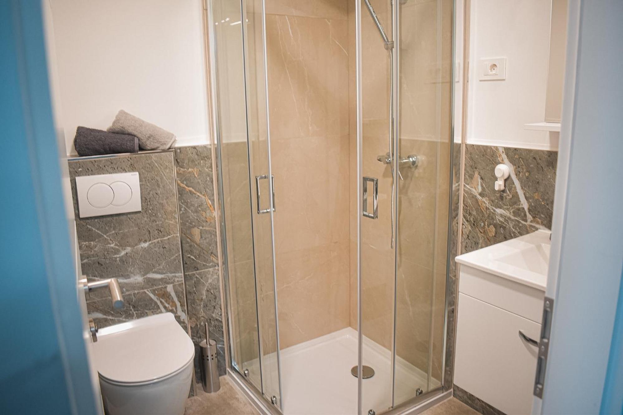 Apartments Jelovic Синь Экстерьер фото